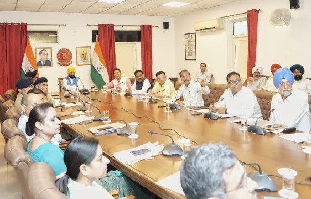 मुख्यमंत्री की ओर से पंजाब के बाढ़ प्रभावित क्षेत्रों में राहत और बचाव कार्यों की निगरानी के लिए उच्च-स्तरीय कमेटी का गठन