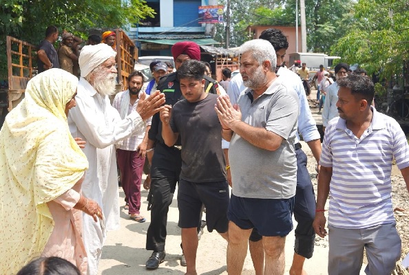 पंजाब में राहत कार्य जोरो पर: पिछले 24 घंटों में 4711 बाढ़ पीड़ित सुरक्षित स्थानों पर पहुँचाए गए