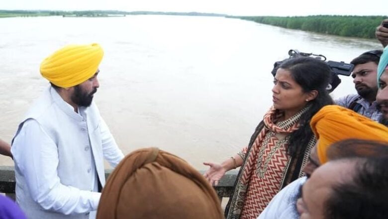 मुख्यमंत्री की ओर से होशियारपुर जिले के बाढ़ प्रभावित क्षेत्रों में राहत और बचाव कार्यों का जायजा
