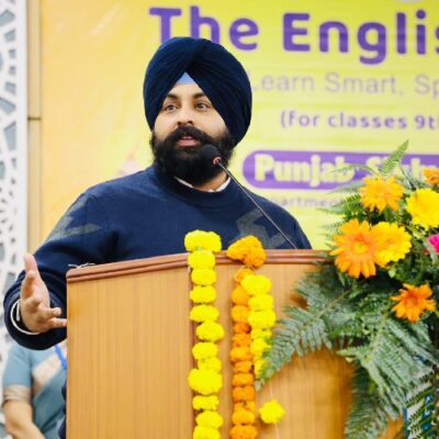 सरकारी स्कूलों के विद्यार्थियों की अंग्रेज़ी दक्षता में सुधार लाने के लिए पंजाब सरकार ने “द इंग्लिश एज” कार्यक्रम शुरू किया